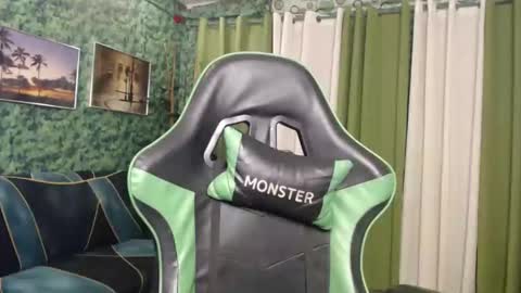 Snapshot of pinaymistress1983 chatting on November 23, 2:22 am PnayMistress1983 online show from November 23, 2:22 am