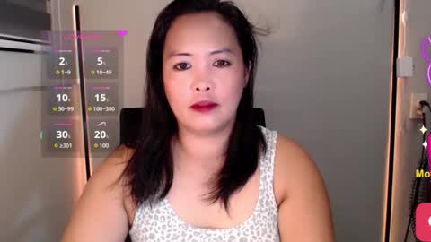 ROSELYN online show from April 30, 12:55 pm