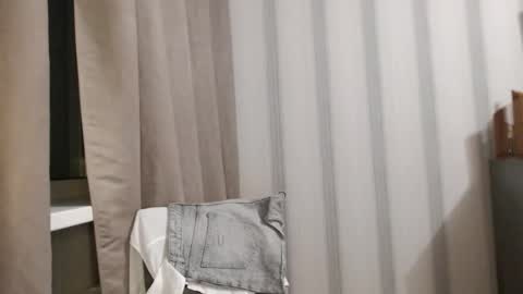       online show from November 15, 6:48 pm