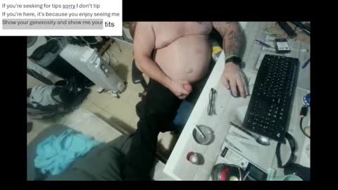 pini_z online show from December 31, 7:07 pm