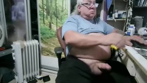 pini_z online show from February 27, 2:39 pm