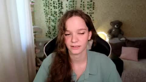 Snapshot of pink__sun chatting on June 6, 4:28 am Stephanie online show from June 6, 4:28 am