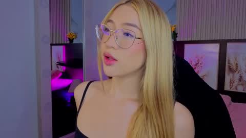 Snapshot of pink_as chatting on September 16, 10:00 pm pink_as online show from September 16, 10:00 pm