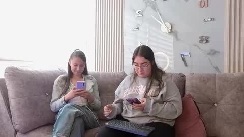 pink_as online show from February 4, 2:01 pm