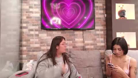 Snapshot of pink_as chatting on June 22, 1:41 pm pink_as online show from June 22, 1:41 pm