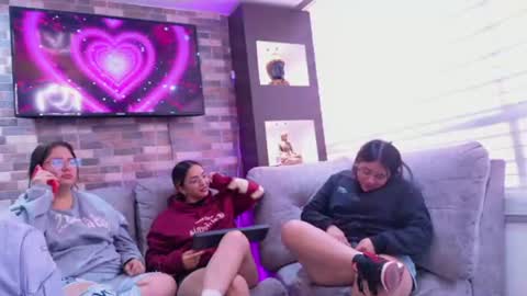 Snapshot of pink_as chatting on June 24, 7:13 pm pink_as online show from June 24, 7:13 pm