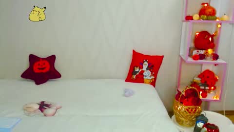 Snapshot of pink_pikachu_ chatting on October 23, 9:24 pm Pikachu pika online show from October 23, 9:24 pm