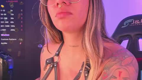 KELLY  online show from October 25, 2:52 am