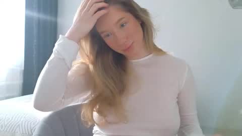 Snapshot of pink_rosee_ chatting on October 13, 2:55 am online show from October 13, 2:55 am