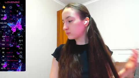 Snapshot of pink_soda33 chatting on May 28, 2:42 am pink_soda33 online show from May 28, 2:42 am