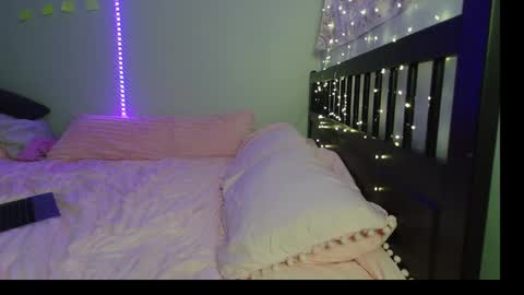 pink_tv online show from October 3, 12:51 am