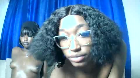 Snapshot of pinkaura_ chatting on June 16, 10:07 am PinkyAura online show from June 16, 10:07 am