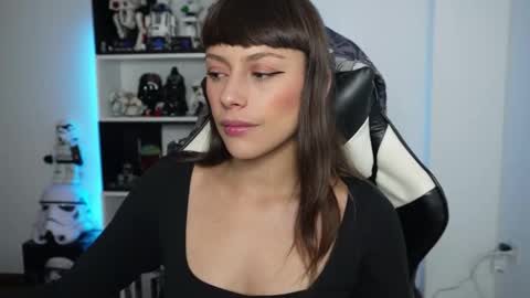 Emily online show from February 6, 2:53 pm