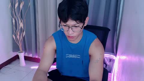 Snapshot of pinkcock_froi chatting on June 10, 3:39 am froi online show from June 10, 3:39 am