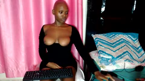 pinkdomina01 online show from June 24, 7:46 pm