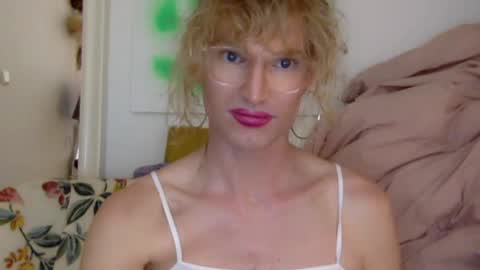 Snapshot of pinkfag chatting on January 17, 7:16 pm pinkfag online show from January 17, 7:16 pm