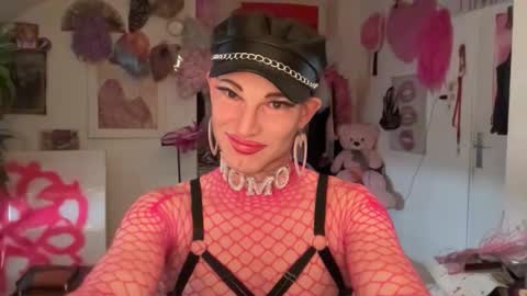 pinkfag online show from December 21, 1:18 pm