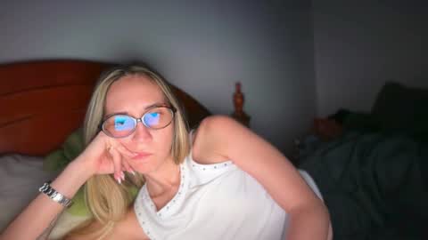 Pinkilola online show from July 1, 11:37 pm