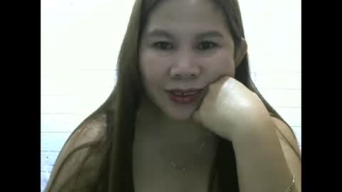 Snapshot of pinkishpusiemom18 chatting on December 17, 5:29 am pinkishpusiemom18 online show from December 17, 5:29 am