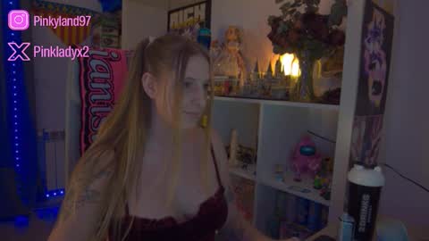 pinkladyx2 online show from February 1, 12:09 am