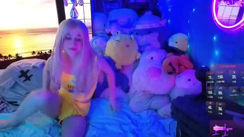 Snapshot of pinkocean3 chatting on October 7, 10:29 pm Gwenie online show from October 7, 10:29 pm