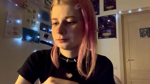 Sara online show from October 5, 6:17 pm