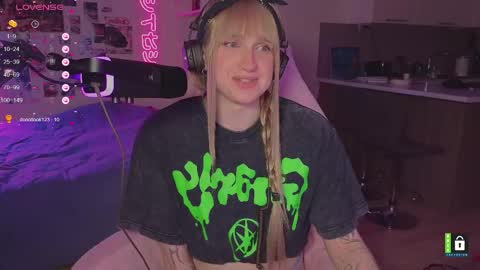 pinkvenom_ online show from March 5, 4:36 pm