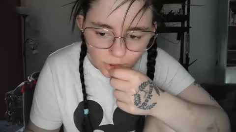 pinkwife97 online show from September 9, 11:32 am