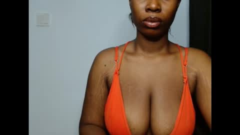 pinkxsugar online show from October 13, 9:42 am