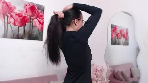 pinky_f00x online show from May 8, 7:19 pm