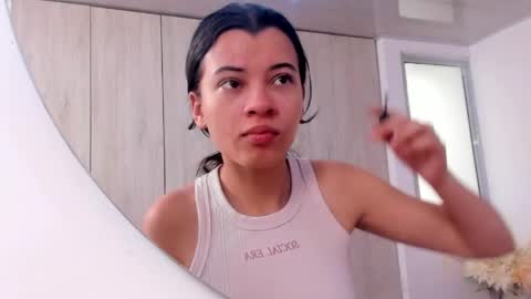 pinky_f00x online show from May 26, 7:21 pm