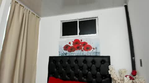pinky_f00x online show from June 9, 7:58 pm