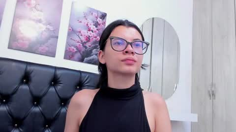pinky_f00x online show from June 29, 7:25 pm