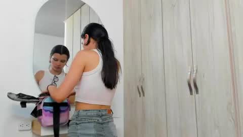pinky_f00x online show from July 14, 9:42 pm