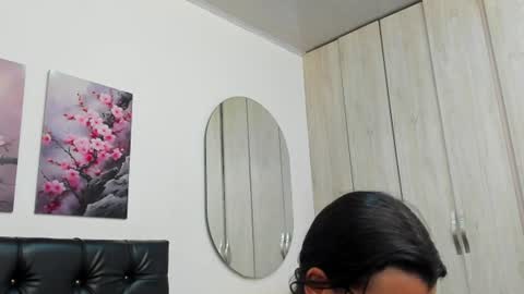pinky_f00x online show from July 18, 9:18 pm