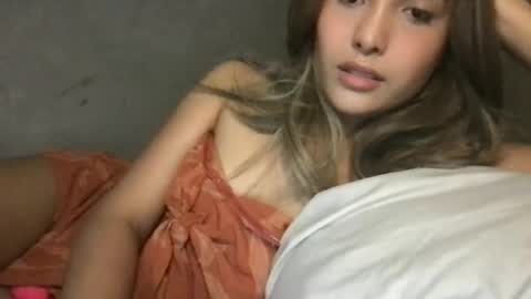 Snapshot of pinky_skylar chatting on July 6, 3:25 am taylor-dont forget to follow and give thumps up online show from July 6, 3:25 am