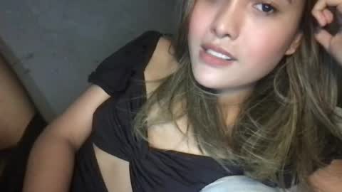 Snapshot of pinky_skylar chatting on July 24, 3:48 am taylor-dont forget to follow and give thumps up online show from July 24, 3:48 am