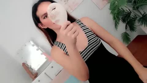 Snapshot of pinky_web03 chatting on November 22, 1:04 am pinky_web03 online show from November 22, 1:04 am