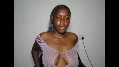 pinkykiki_247 online show from November 14, 9:35 pm