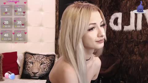 Pinky online show from February 3, 8:13 pm