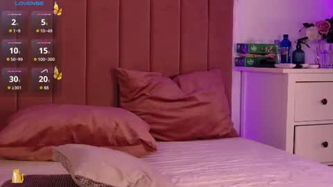 Pinky online show from July 26, 6:59 pm