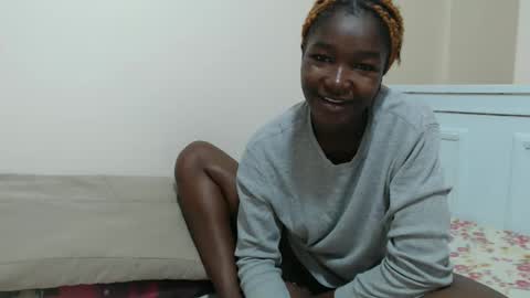 Snapshot of pinnacle_ chatting on April 24, 9:56 am zenah online show from April 24, 9:56 am