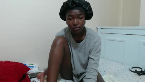 Snapshot of pinnacle_ chatting on May 1, 9:19 pm zenah online show from May 1, 9:19 pm
