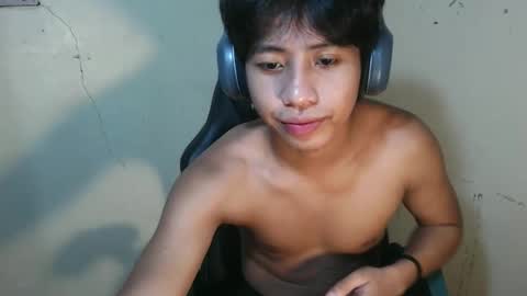 Snapshot of pinoy_fuckboyxxx chatting on May 14, 7:04 am pinoy_fuckboyxxx online show from May 14, 7:04 am