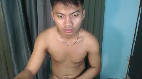 Snapshot of pinoycharmingboss20xx chatting on February 5, 2:19 am Donald online show from February 5, 2:19 am