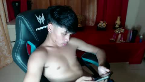 pinoyhotprincexxx online show from November 5, 4:45 am