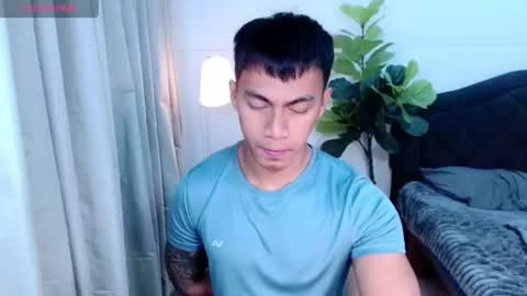 Snapshot of pinoymilker chatting on June 22, 2:35 am ethan online show from June 22, 2:35 am