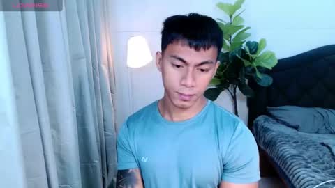 Snapshot of pinoymilker chatting on June 22, 3:25 am ethan online show from June 22, 3:25 am