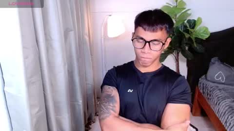 Snapshot of pinoymilker chatting on June 25, 11:04 am ethan online show from June 25, 11:04 am