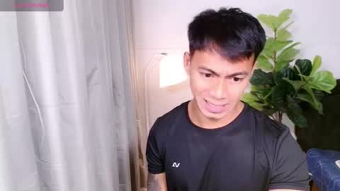Snapshot of pinoymilker chatting on July 9, 8:24 pm ethan online show from July 9, 8:24 pm